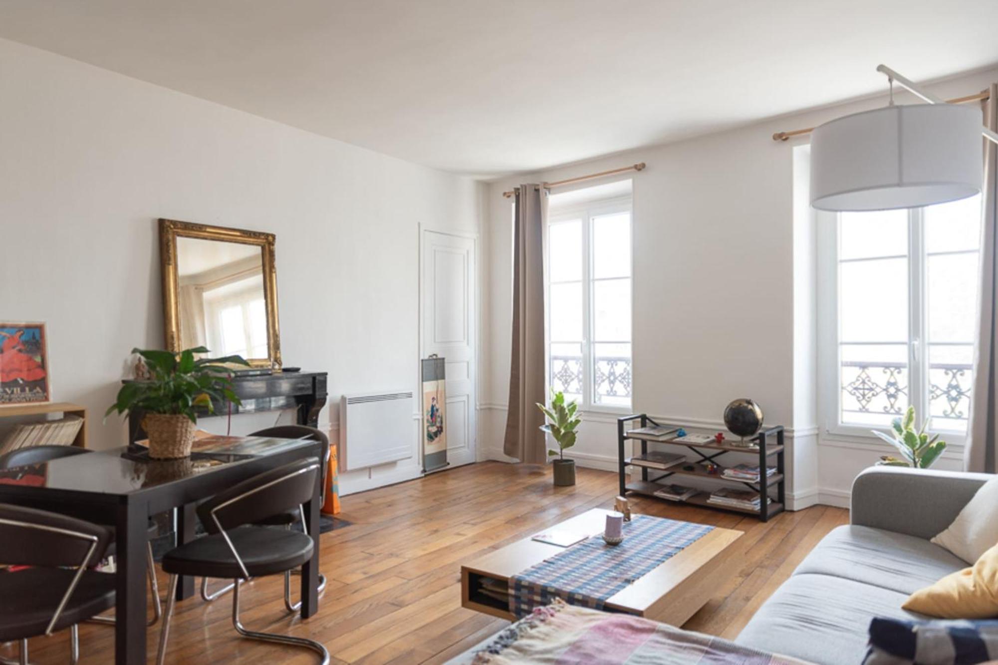 Charming 58 M Love Nest In The Heart Of Apartment